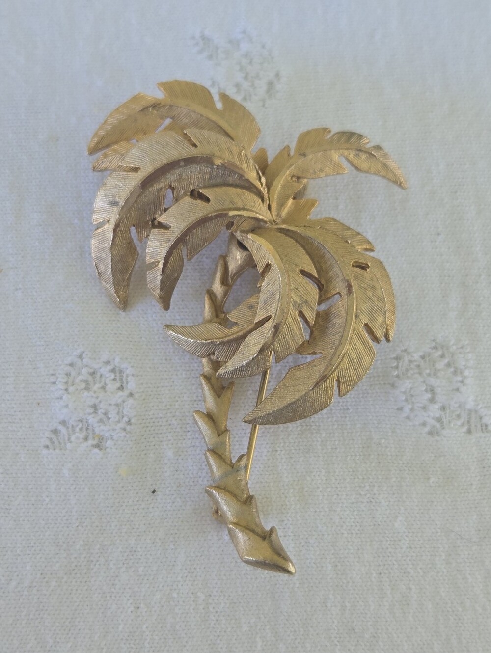 Vintage Gold tone Palm Tree Brooch - Tropical Leaf Pin